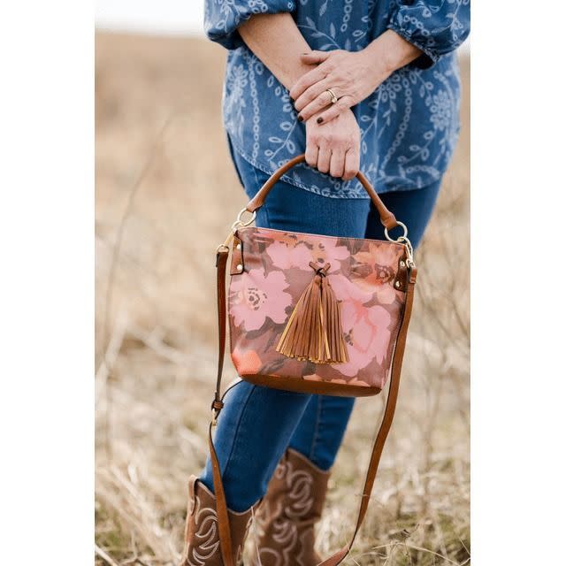 <p><a href="https://go.redirectingat.com?id=74968X1596630&url=https%3A%2F%2Fwww.walmart.com%2Fip%2FThe-Pioneer-Woman-Printed-Bucket-Crossbody%2F1062486583&sref=https%3A%2F%2Fwww.goodhousekeeping.com%2Fbeauty%2Ffashion%2Fa60548368%2Fthe-pioneer-woman-accessories-walmart%2F" rel="nofollow noopener" target="_blank" data-ylk="slk:Shop Now;elm:context_link;itc:0;sec:content-canvas" class="link ">Shop Now</a></p><p>The Pioneer Woman Printed Bucket Crossbody Bag</p><p>walmart.com</p><p>$24.00</p>