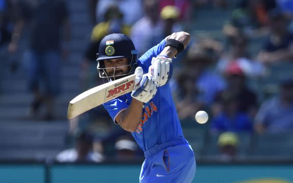 epa05106341 Virat Kohli of India in action during the third ODI between Australia and India in Melbourne, Australia, 17 January 2016.  EPA/MAL FAIRCLOUGH -- IMAGES TO BE USED FOR NEWS REPORTING PURPOSES ONLY, NO COMMERCIAL USE WHATSOEVER, NO USE IN BOOKS WITHOUT PRIOR WRITTEN CONSENT FROM AAP -- AUSTRALIA AND NEW ZEALAND OUT --  EDITORIAL USE ONLY