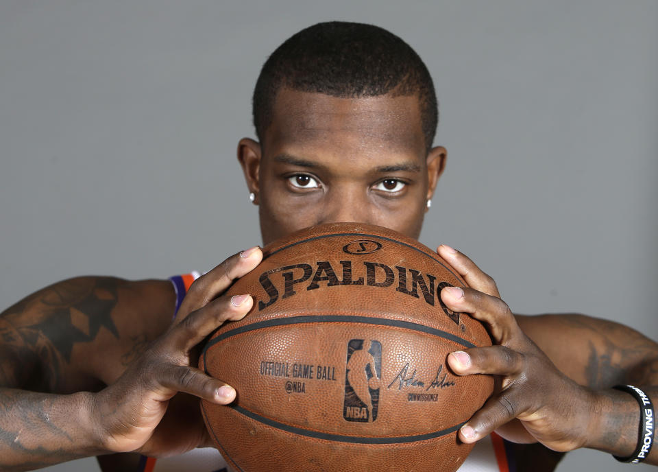 Eric Bledsoe keeps his eyes on the prize. (AP)