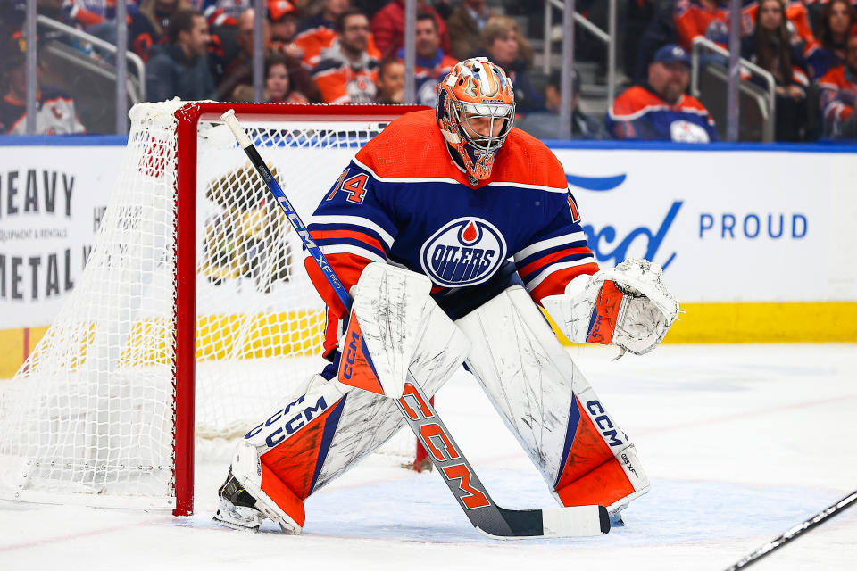 Edmonton Oilers Goalie Stuart Skinner (74) 