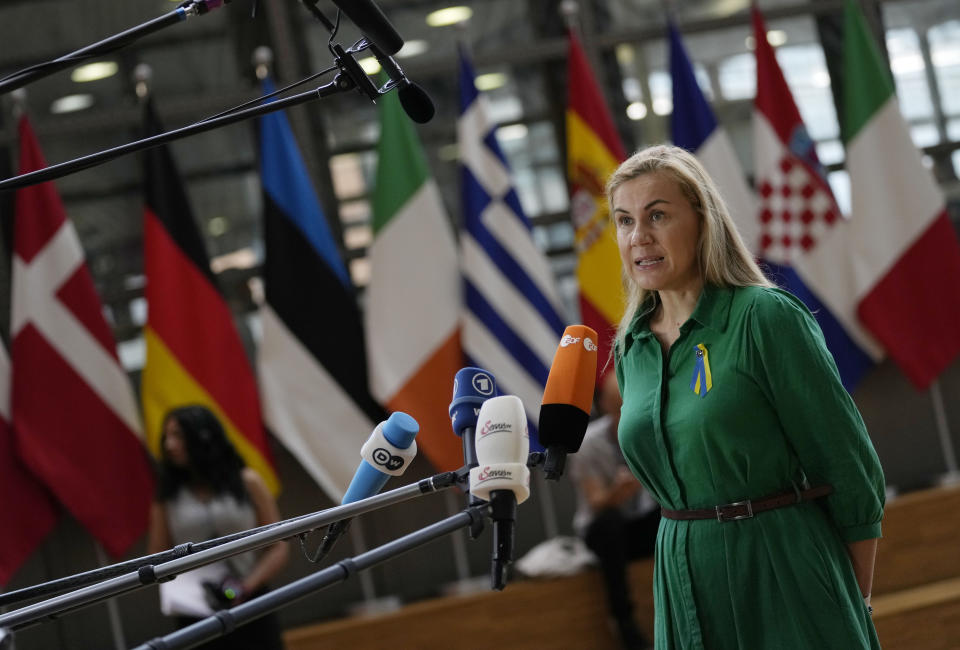 La comisaria europea de Energía, Kadri Simson, habla durante una reunión de emergencia de los ministros de Energía de la UE el martes 26 de julio de 2022 en Bruselas. (AP Foto/Virginia Mayo)