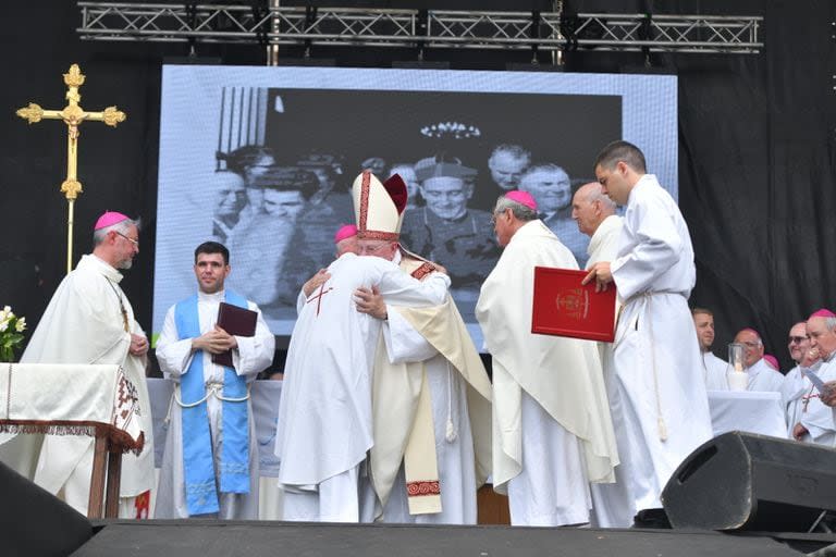 Francisco Vérgez Álzaga, fue el enviado especial del papa Francisco, para formalizar la beatificación del cardenal Pironio