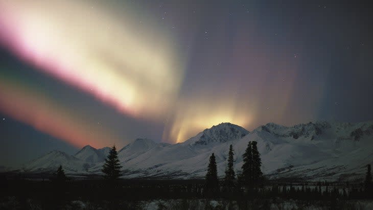 northern lights mountains