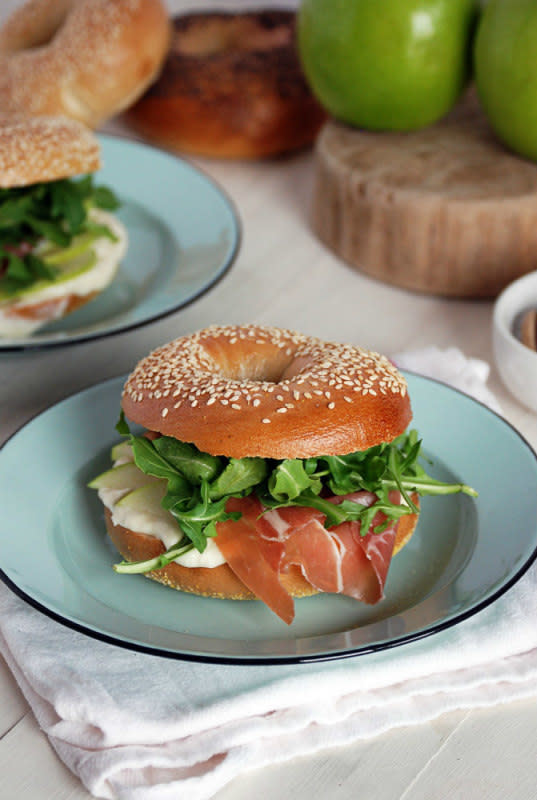 <p>TheCharmingDetroiter.com</p><p>The contrast in flavors and textures is just heavenly</p><p><strong>Get the recipe: <a href="http://thecharmingdetroiter.com/sesame-bagels-with-honey-cream-cheese-prosciutto-arugula-and-apple/" rel="nofollow noopener" target="_blank" data-ylk="slk:Sesame Bagels with Prosciutto and Apple;elm:context_link;itc:0;sec:content-canvas" class="link ">Sesame Bagels with Prosciutto and Apple</a></strong></p>