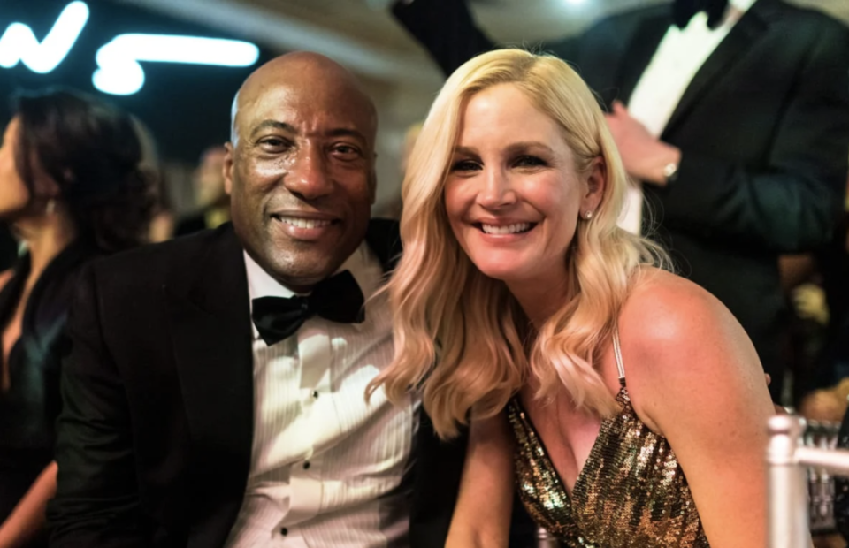 Byron Allen and Jennifer Lucas watch Maroon 5 perform at Byron Allen's 4th Annual Oscar Gala to Benefit Children's Hospital Los Angeles at the Beverly Wilshire, A Four Seasons Hotel on February 09, 2020, in Los Angeles, California. (Photo by Greg Doherty/Getty Images for Entertainment Studios)