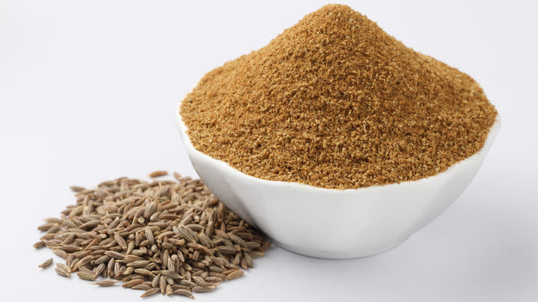 ground cumin and cumin seeds