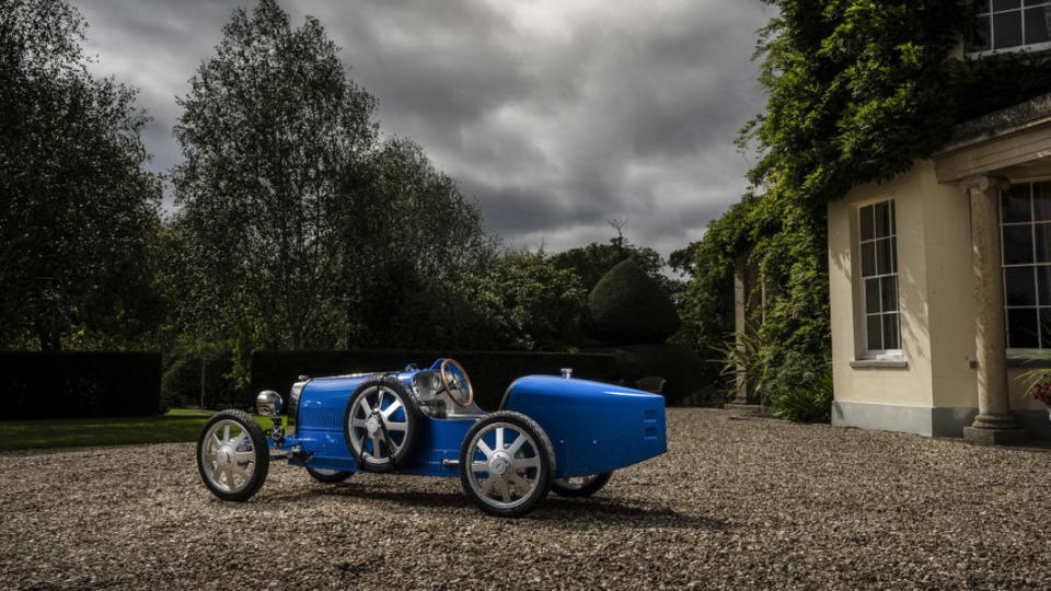 圖／Baby II為Bugatti與The Little Car兩家公司合作的成果，為一輛參考傳奇賽車Bugatti Type 35的復刻電動車。
