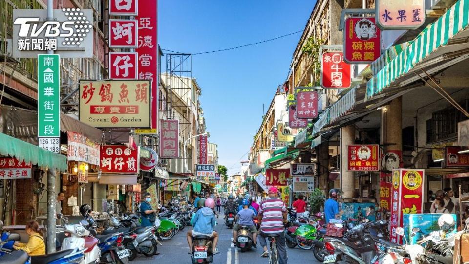 網友提到台南舊市區路小、加上交通很糟，其實不適合蓋捷運。（示意圖／shutterstock達志影像）