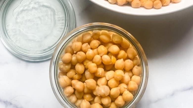 jar of cooked chickpeas
