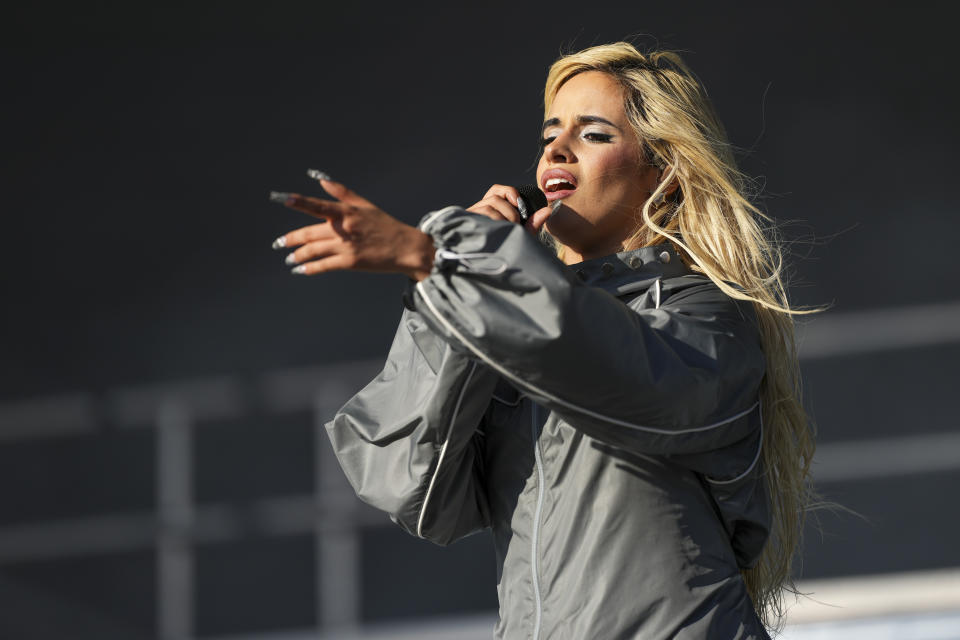 Camila Cabello durante su concierto en el Festival de Glastonbury en Worthy Farm, Somerset, Inglaterra, el domingo 30 de junio de 2024. (Scott A Garfitt/Invision/AP)