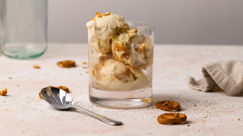 dulce de leche ice cream cup