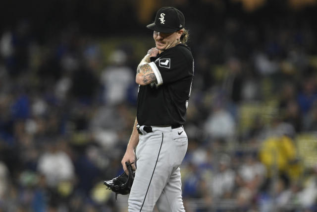 White Sox's Clevinger leaves start against Dodgers with right