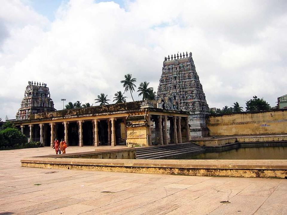 Temple Tank at Sirgazhi Temple. Sirgazhi temple is one of the most important temples for Saivites as it is the birthplace of the Saiva saint Tirugnanasambandar, the foremost of the Saiva Nayanars, belonging to the 7th century. Thirugnanasambandar, as an infant, is believed to have been fed with the milk of wisdom by the divine mother Parvati on the banks of the temple tank. The child Sambandar started singing the anthology of Thevaram hymns from then on, commencing with "Todudaiya Seviyan". This is one of 275 Padal Petra Sthalams or Thirumurai temples. The temple has three vast courtyards with high walls of enclosure. There are two sets of seven tiered gopurams in the outer walls of the enclosure. The temple is about 25 km from the town of Kumbakonam.