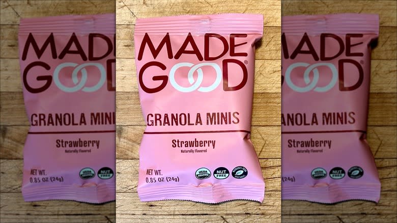 MadeGood Strawberry granola minis