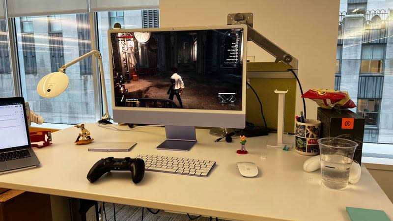 Hmm, so you can play some games on the M3-powered iMac. - Photo: Jorge Jimenez / Gizmodo