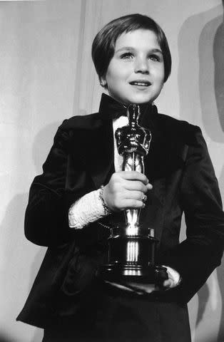 <p>Hulton Archive</p><p> </p> Tatum O'Neal holding her Oscar for 'Paper Moon' at the 1974 Academy Awards.