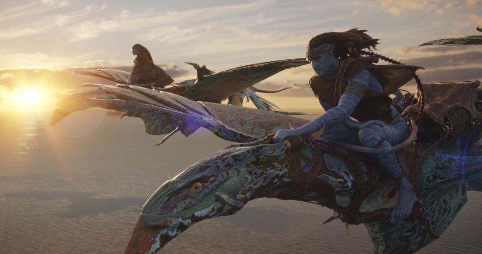 Neytiri (Zoe Saldaña) and Jake Sully (Sam Worthington) in Avatar: The Way of Water. (IMAGE: 20th Century Studios)