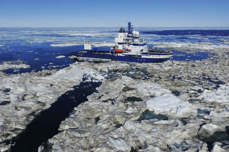 芬蘭破冰船「諾地卡號」（MSV Nordica）穿越西北航道（Northwest Passage）（美聯社） 