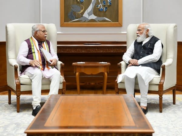 Haryana Chief Minister Manohar Lal Khattar meets Prime Minister Narendra Modi in Delhi on Thursday. [Photo/ANI]