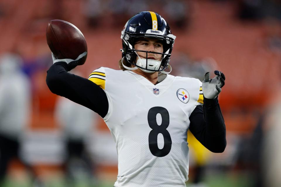 Pittsburgh Steelers quarterback Kenny Pickett warms up before a game against the Browns in Cleveland on Sept. 22, 2022.