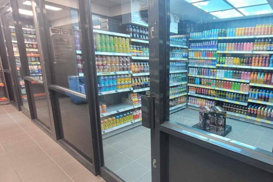 Swindon Advertiser: Walk-in fridges at the new Londis in Rodbourne