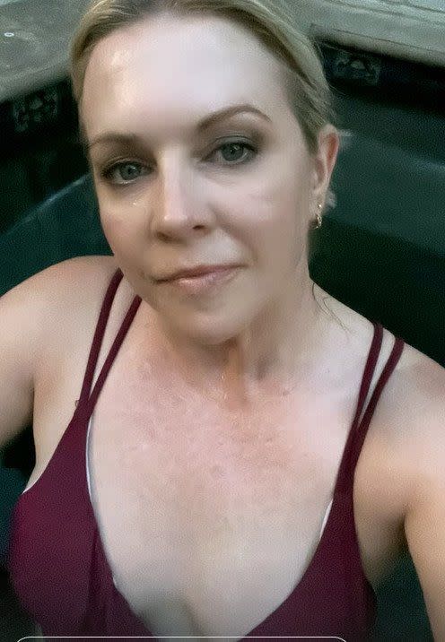 melissa joan hart swimsuit hot tub