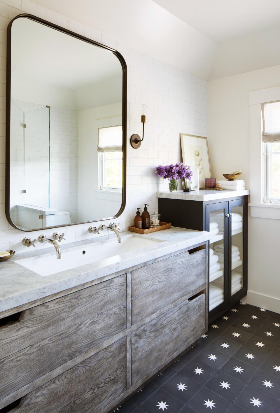 Rural references, rustic patinas, and classic details create fetching farmhouse bathrooms that stylishly tap into country comforts. These farmhouse bathroom designs smartly illustrate how you can combine new, vintage, and modern-revival items to fashion a timeless look.