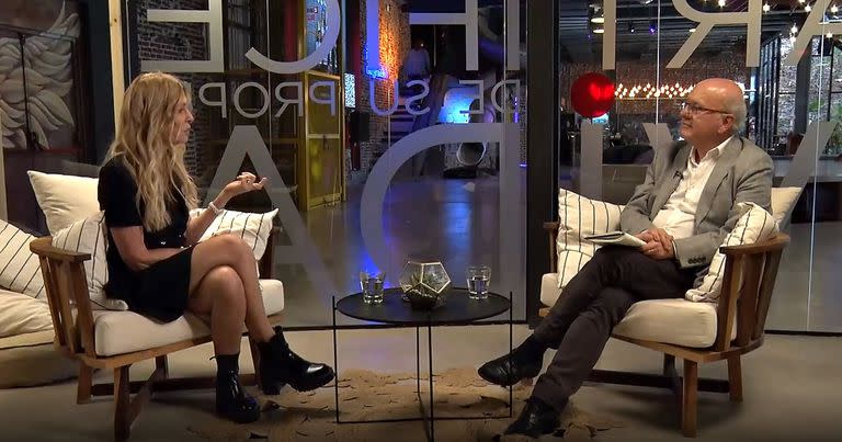 Frente a frente. Cris Morena durante la charla que mantuvo con Pablo Sirvén