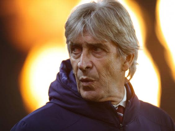 The wolves are circling on Manuel Pellegrini (Getty)