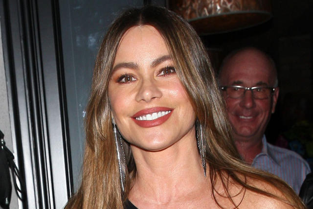 Sofia Vergara Tucks a Lacy Bodysuit Into Her Walmart Skinny Jeans &  Peep-Toe Platforms