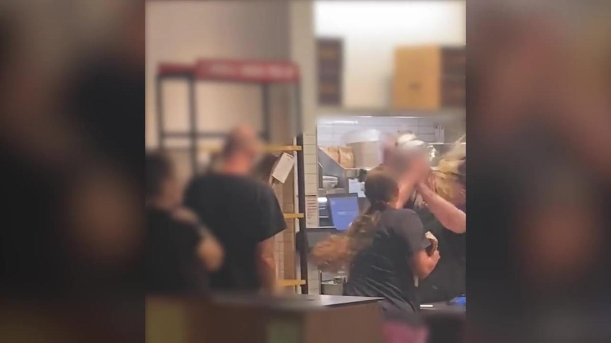 IHOP worker in NYC stabbed in shoulder during customer dispute