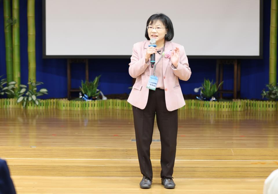 臺北市社會局鄭文惠副局長與會勉勵學子，也肯定慈濟的付出愛與關懷。