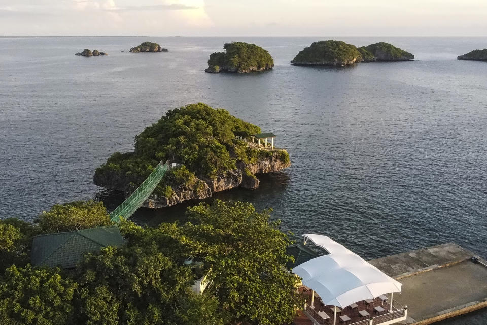 The near-deserted Hundred Islands National Park in Alaminos, the Philippines on Sept. 25. (Photo: Veejay Villafranca/Bloomberg)