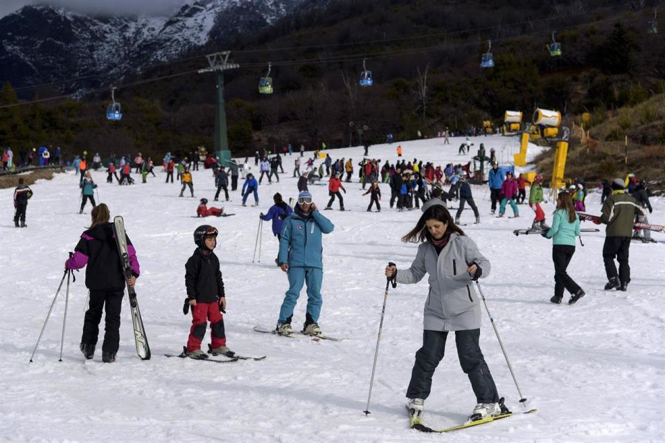 <p>Tras la devaluación, el aluvión chileno también llegó a Bariloche. (La Nación) </p>