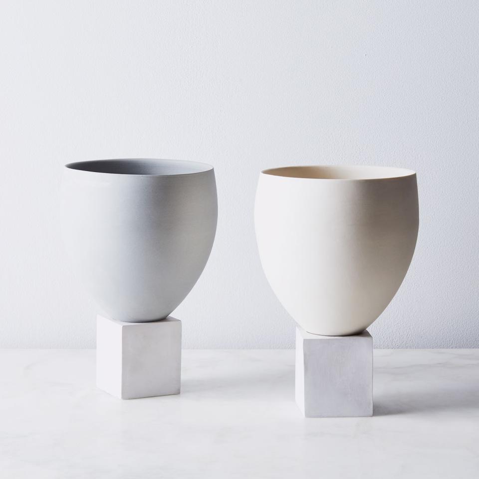 Eleva Planter & Plinth