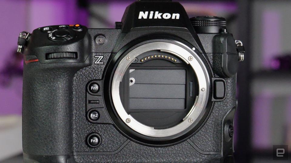 <p>Nikon Z9 mirrorless camera review</p>
