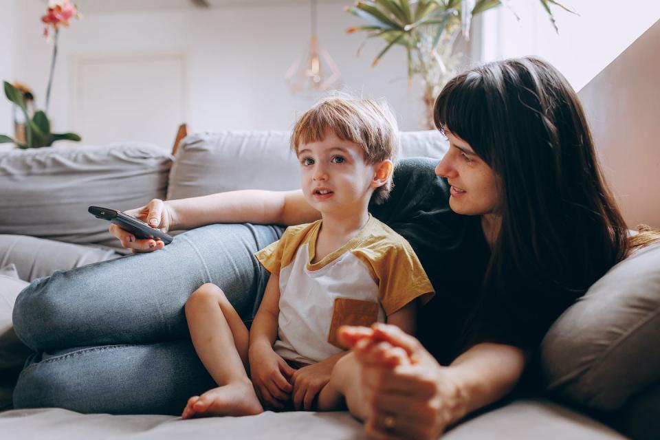 There was a huge drop in locally made children’s shows on Australian commercial TV between 2019 and 2022. <a href="https://www.pexels.com/photo/mother-and-son-watching-tv-together-11589677/" rel="nofollow noopener" target="_blank" data-ylk="slk:Helena Lopes/Pexels;elm:context_link;itc:0;sec:content-canvas" class="link ">Helena Lopes/Pexels</a>, <a href="http://creativecommons.org/licenses/by-sa/4.0/" rel="nofollow noopener" target="_blank" data-ylk="slk:CC BY-SA;elm:context_link;itc:0;sec:content-canvas" class="link ">CC BY-SA</a>