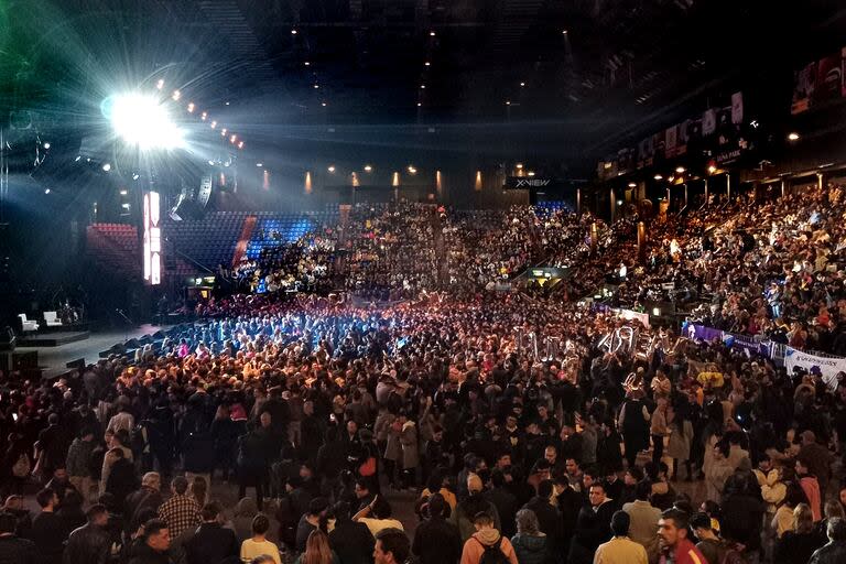 El público en el estadio Luna Park para la presentación de Milei