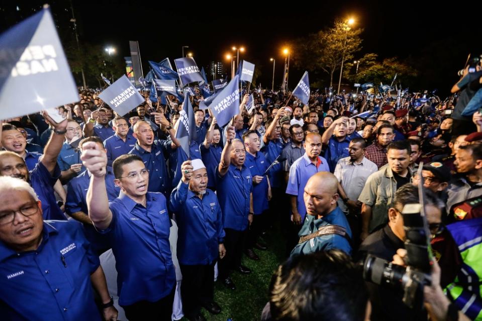 Perikatan Nasional chairman Tan Sri Muhyiddin Yassin and other coalition leaders during the announcement of candidates for the upcoming state election in Taman Medan, Petaling Jaya, July 26, 2023. — Picture by Sayuti Zainudin
