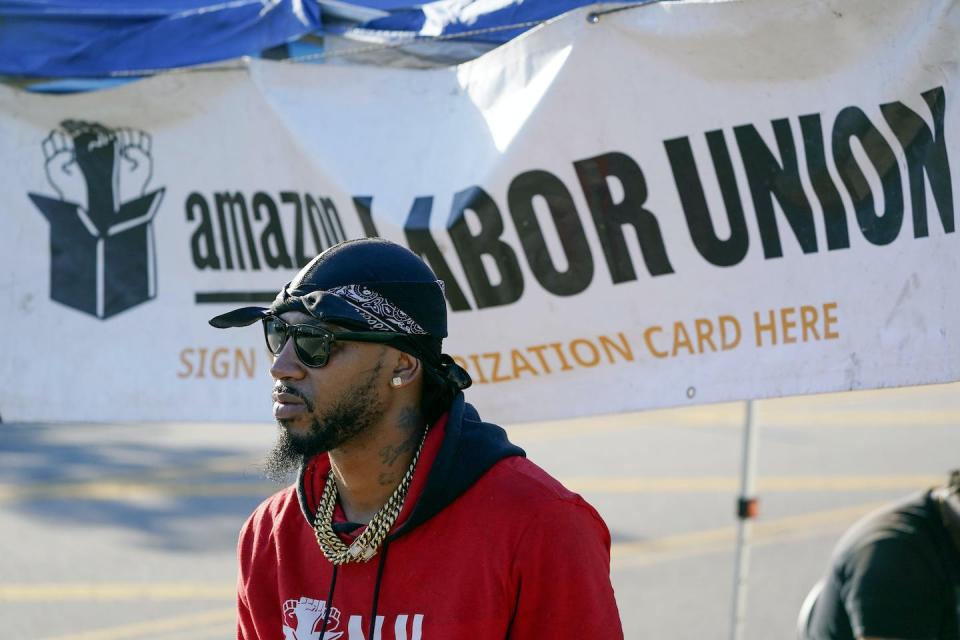 Chris Smalls, a former warehouse worker, led the first successful U.S. union campaign for a group of Amazon employees. <a href="https://newsroom.ap.org/detail/AmazonUnion/af8777f4d78742db85d828d4b16febc5/photo?Query=%22chris%20smalls%22&mediaType=photo,video,graphic,audio&sortBy=arrivaldatetime:desc&dateRange=Anytime&totalCount=49&currentItemNo=24" rel="nofollow noopener" target="_blank" data-ylk="slk:AP Photo/Seth Wenig;elm:context_link;itc:0;sec:content-canvas" class="link ">AP Photo/Seth Wenig</a>