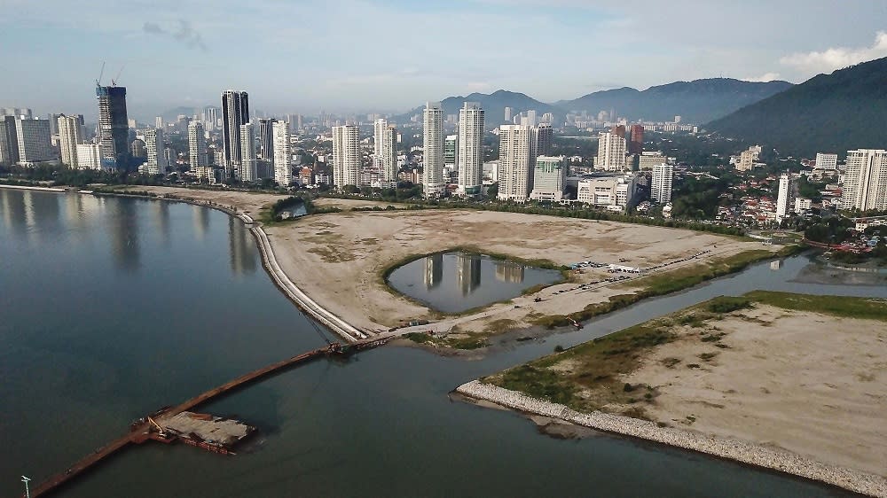 An Aerial view of the Gurney Whard in Persiaran Gurney in Penang May 14, 2022. — Pictures By Sayuti Zainudin