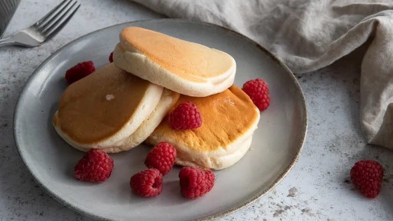 Soufflé pancakes on plate