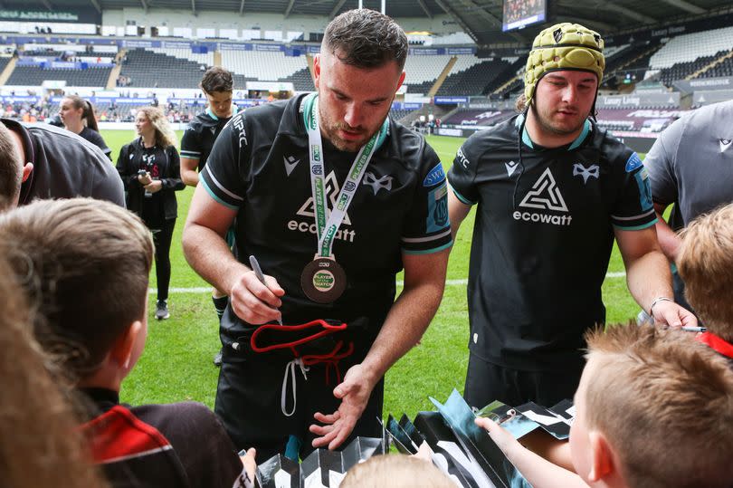 Morgan Morris of the Ospreys