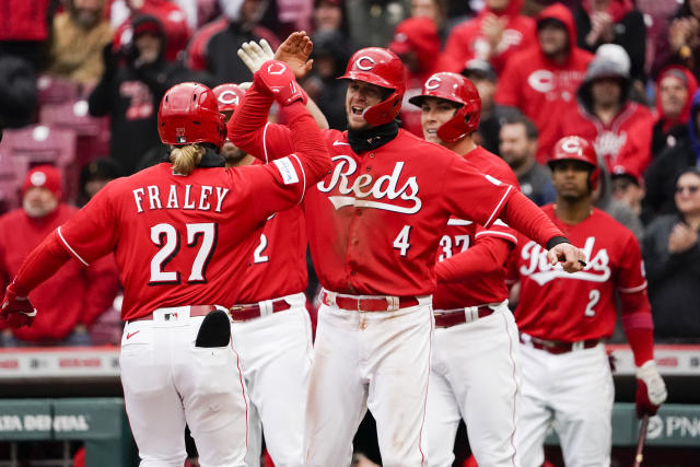 Reds beat Pirates 3-1