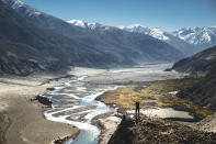 In the mood for an adventurous roadtrip? Head to Ladakh this winter. However, here’s a fair warning – Ladakh can be unforgiving for the most seasoned roadtrippers even during the best climate. However, if you have the right vehicle, tools and mental strength needed to traverse the high passes in winter, we promise you won’t see anything as beautiful. If you have a high tolerance to the cold, Ladakh in winter comes with a number of advantages. First and most obvious being less tourists, which means less traffic and great nature and landscape photography opportunities. Since it’s off season, most homestays will offer you a room at a far cheaper cost. Winter also opens up a list of seasonal treks that will challenge you mentally and physically.