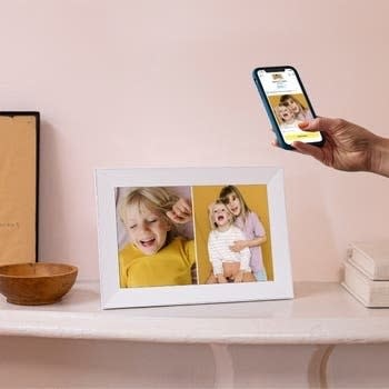 the digital photo frame