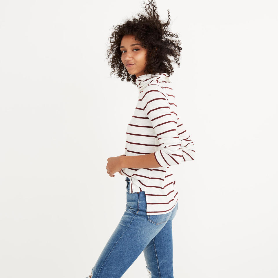 Get it <a href="https://www.madewell.com/madewell_category/TEESANDMORE/longsleeve/PRD~F7188/F7188.jsp?Nbrd=M&amp;Nloc=en_US&amp;Nrpp=48&amp;Npge=1&amp;Ntrm=turtleneck&amp;isSaleItem=false&amp;color_name=PURE%20WHITE&amp;isFromSearch=true&amp;isNewSearch=true&amp;hash=row0" target="_blank">here</a>.