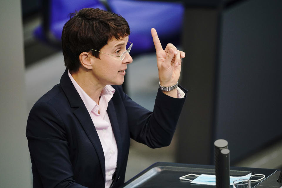 Frauke Petry kassierte nach ihrer Rede einen Ordnungsruf (Bild: Michael Kappeler/dpa)