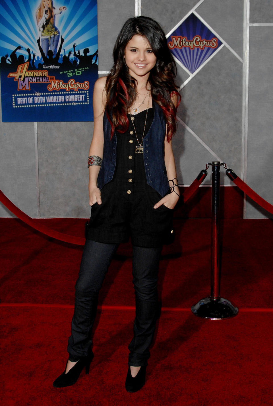 When she rocked red highlights to the Hannah Montana movie premiere.