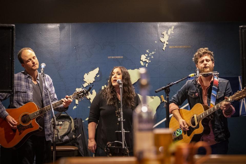 Musicians at Highlander Pub